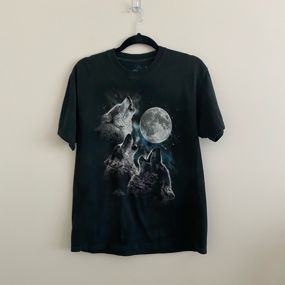 The Mountain wolf tee